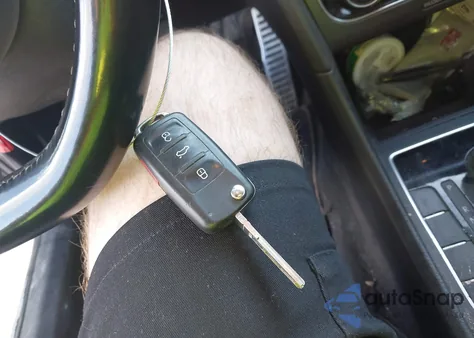 2017 Volkswagen Passat 1.8T R-Line из США, поврежденный, VIN 1VWDT7A35HC067131